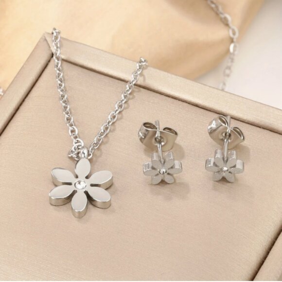 🍏50% OFF/3+...Dainty Daisy Flower Earrings/Necklace Set (Silver) - Picture 3 of 9
